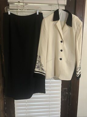 Kasper Black & Cream Two-Piece Skirt Set with Embroidered Cuffs